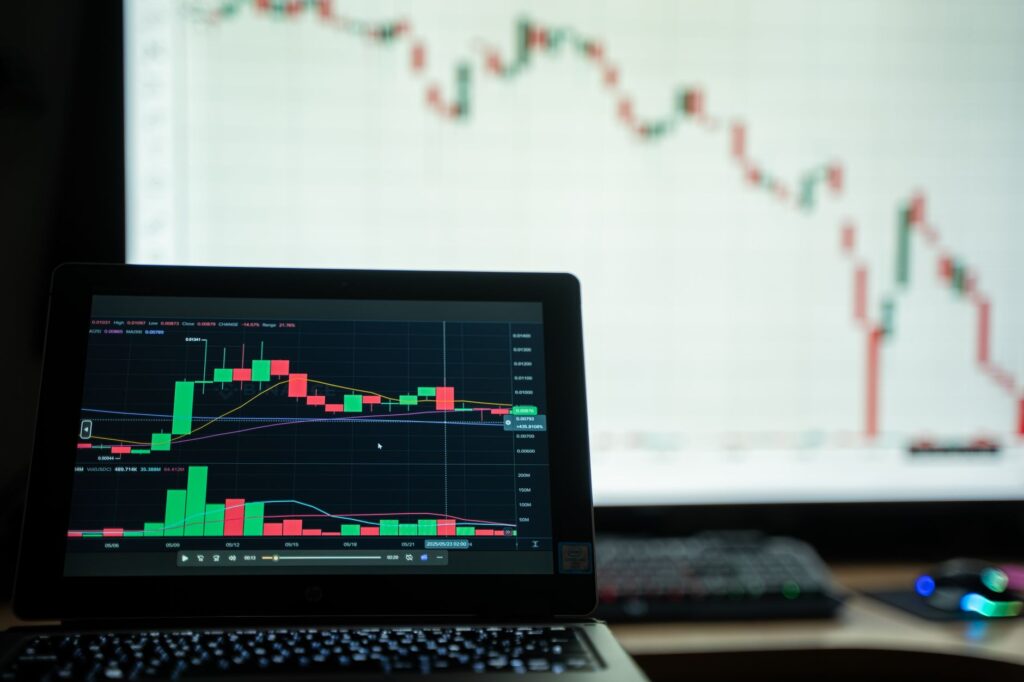La corsa all’intelligenza artificiale spinge i volumi sulle blockchain, ma i vecchi detentori puntano a $100.000: ora Bitcoin ed Ethereum cambiano pelle